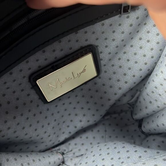 Moda Luxe Black Circle Crossbody - Picture 7 of 7